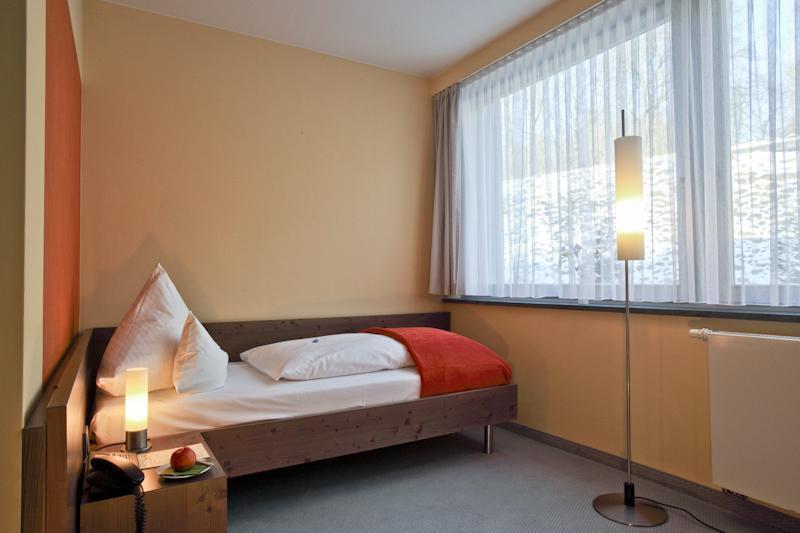 Hotel Forsthaus Gruena Betreiber Gmbh เคมนิตซ์ ภายนอก รูปภาพ