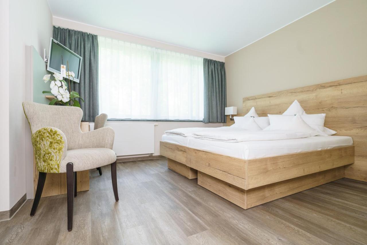 Hotel Forsthaus Gruena Betreiber Gmbh เคมนิตซ์ ภายนอก รูปภาพ