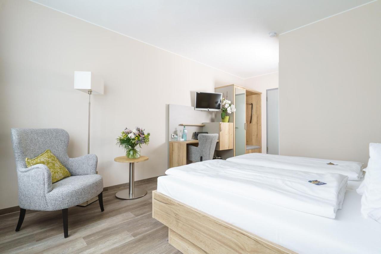 Hotel Forsthaus Gruena Betreiber Gmbh เคมนิตซ์ ภายนอก รูปภาพ