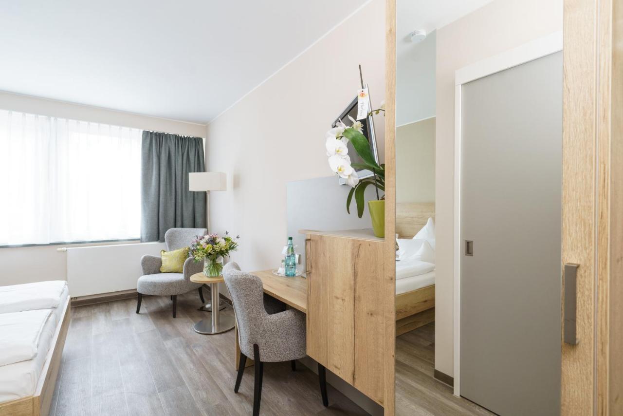 Hotel Forsthaus Gruena Betreiber Gmbh เคมนิตซ์ ภายนอก รูปภาพ