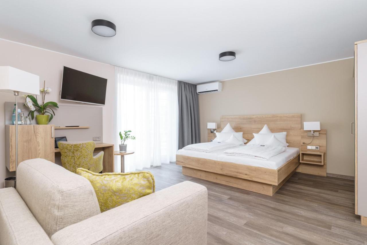 Hotel Forsthaus Gruena Betreiber Gmbh เคมนิตซ์ ภายนอก รูปภาพ