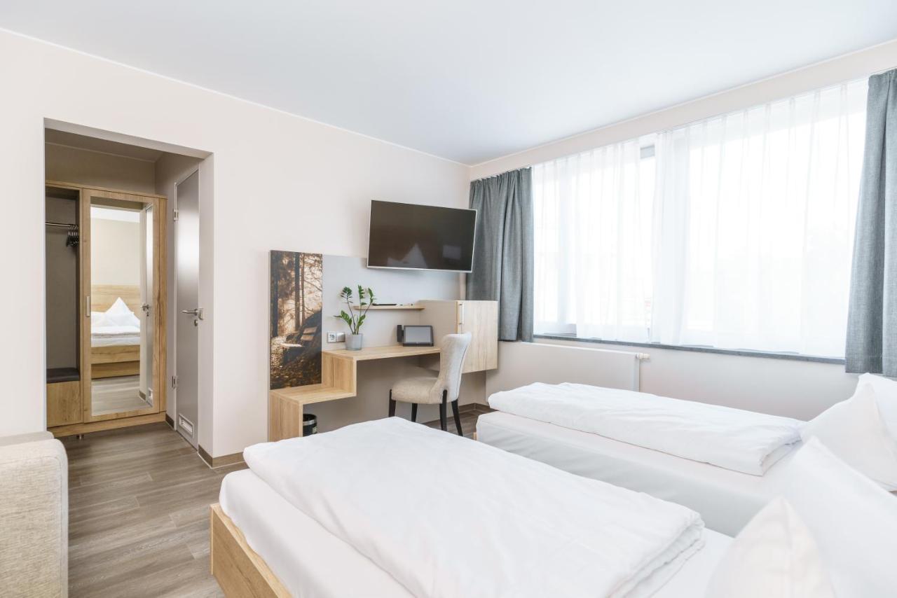 Hotel Forsthaus Gruena Betreiber Gmbh เคมนิตซ์ ภายนอก รูปภาพ