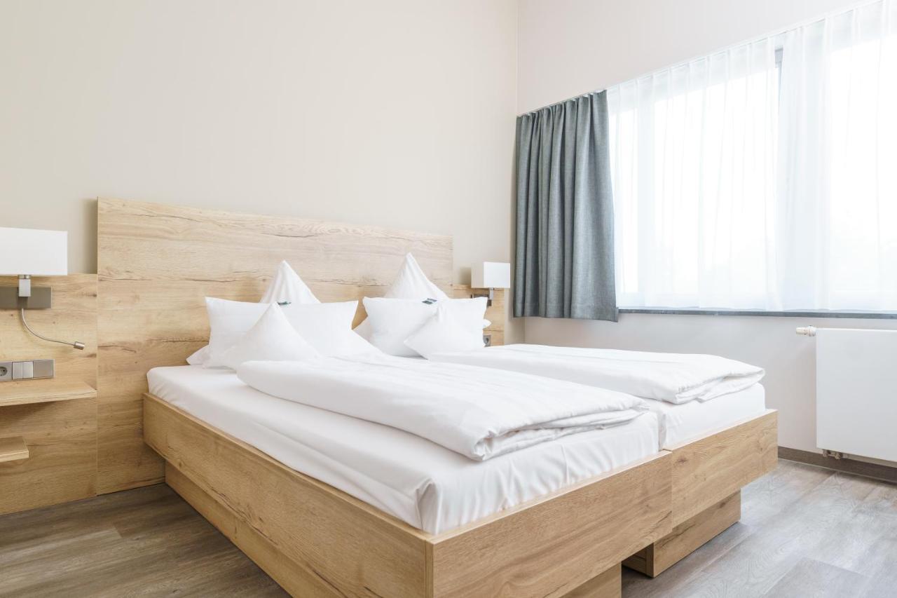 Hotel Forsthaus Gruena Betreiber Gmbh เคมนิตซ์ ภายนอก รูปภาพ