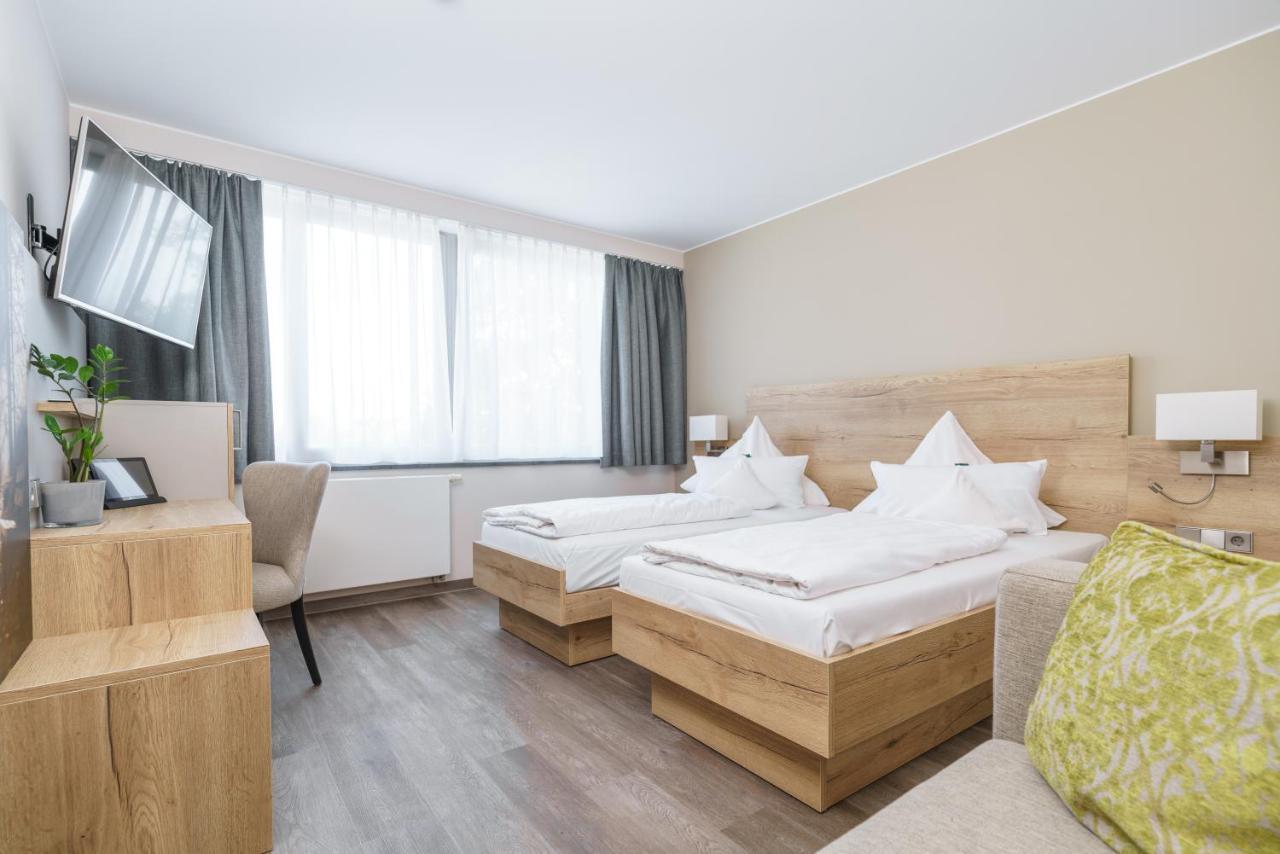 Hotel Forsthaus Gruena Betreiber Gmbh เคมนิตซ์ ภายนอก รูปภาพ