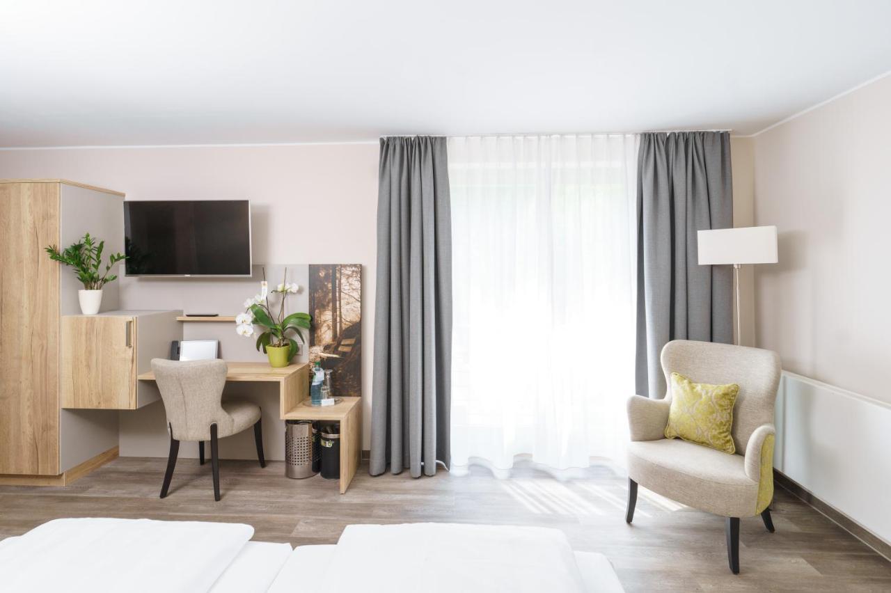 Hotel Forsthaus Gruena Betreiber Gmbh เคมนิตซ์ ภายนอก รูปภาพ