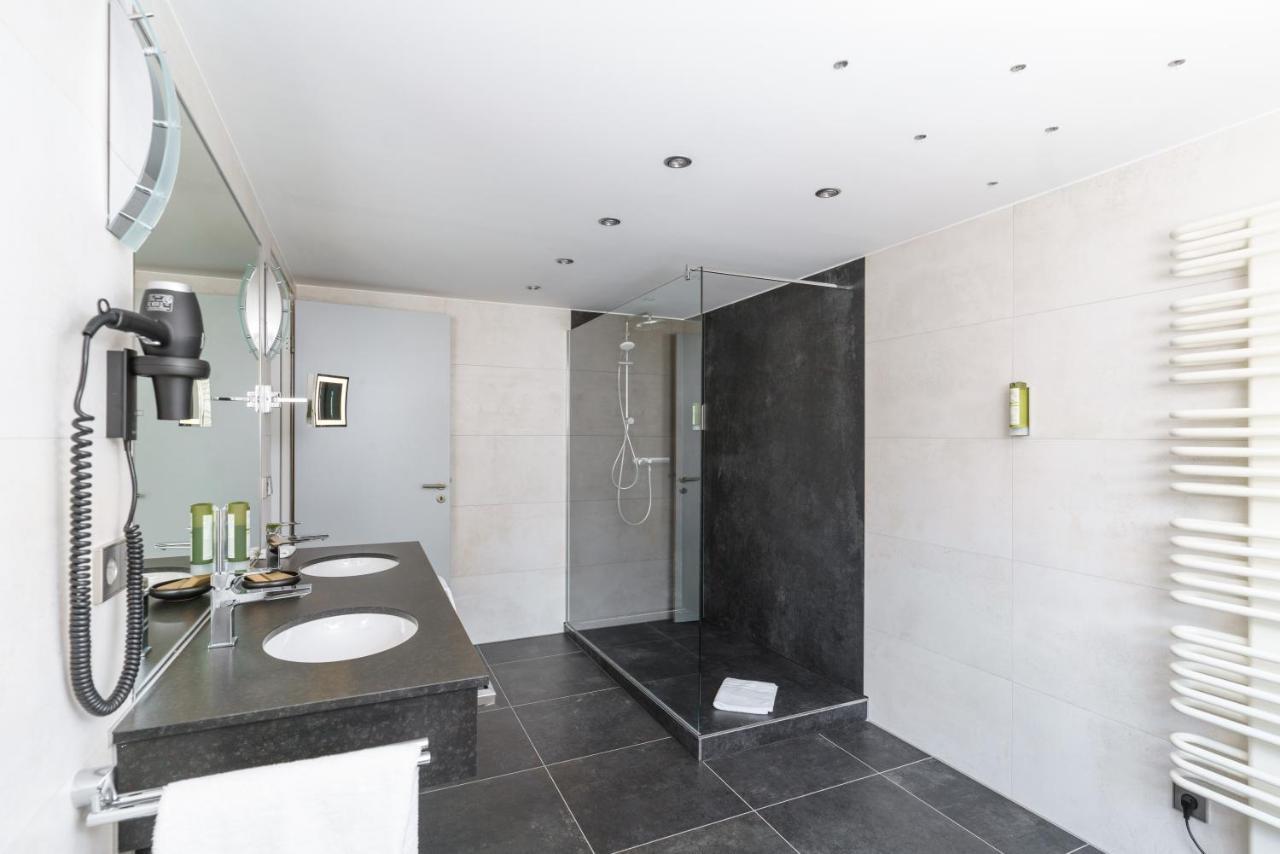 Hotel Forsthaus Gruena Betreiber Gmbh เคมนิตซ์ ภายนอก รูปภาพ