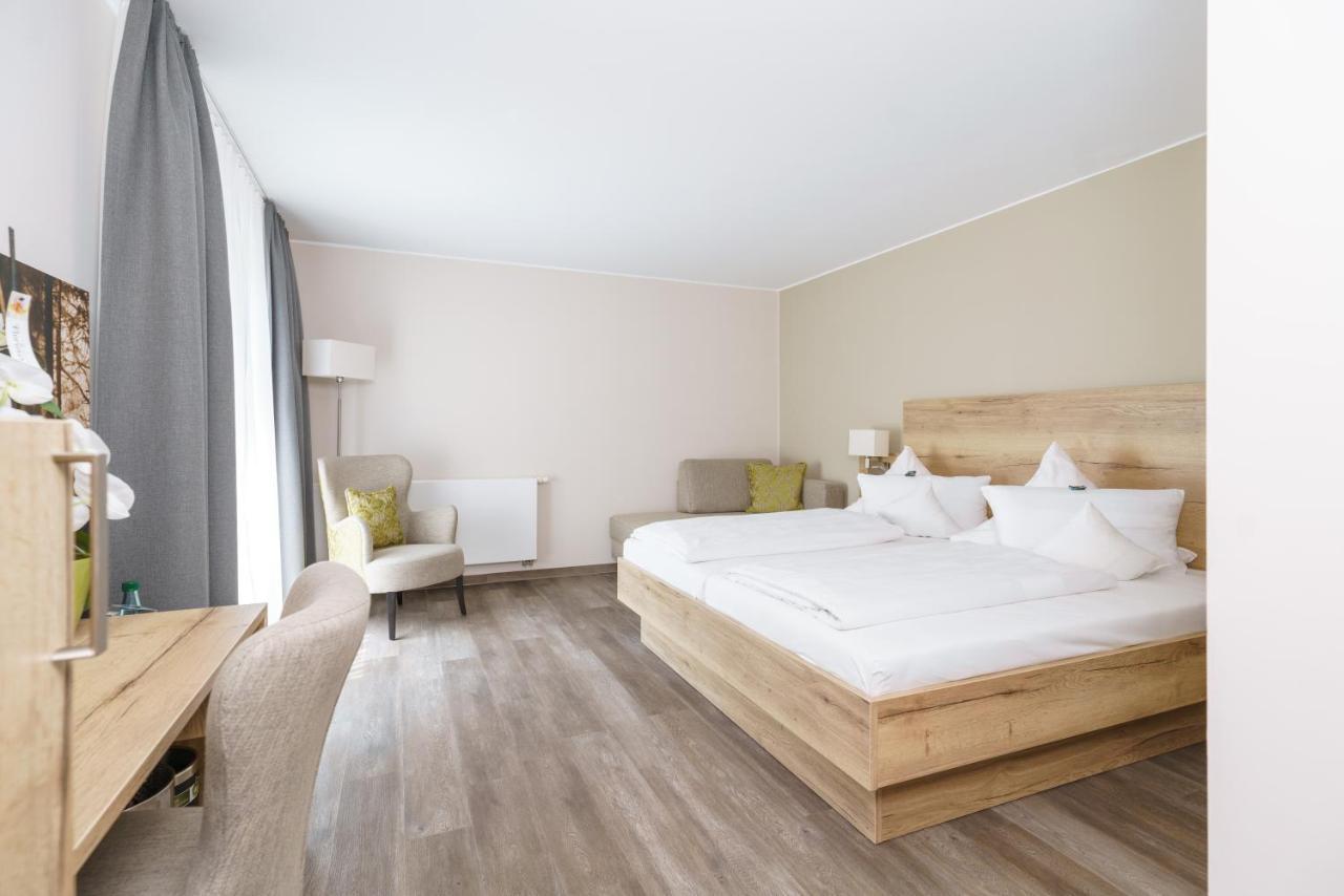 Hotel Forsthaus Gruena Betreiber Gmbh เคมนิตซ์ ภายนอก รูปภาพ