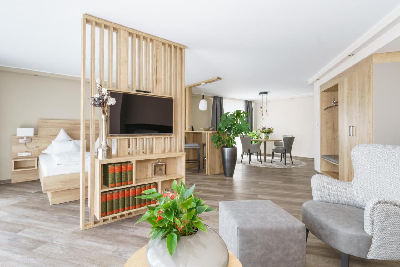 Hotel Forsthaus Gruena Betreiber Gmbh เคมนิตซ์ ภายนอก รูปภาพ