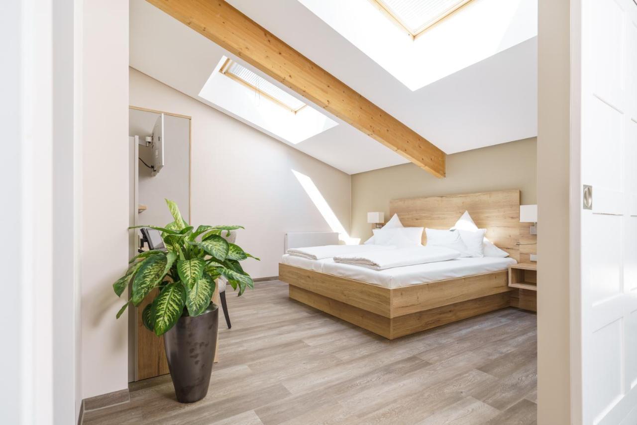 Hotel Forsthaus Gruena Betreiber Gmbh เคมนิตซ์ ภายนอก รูปภาพ