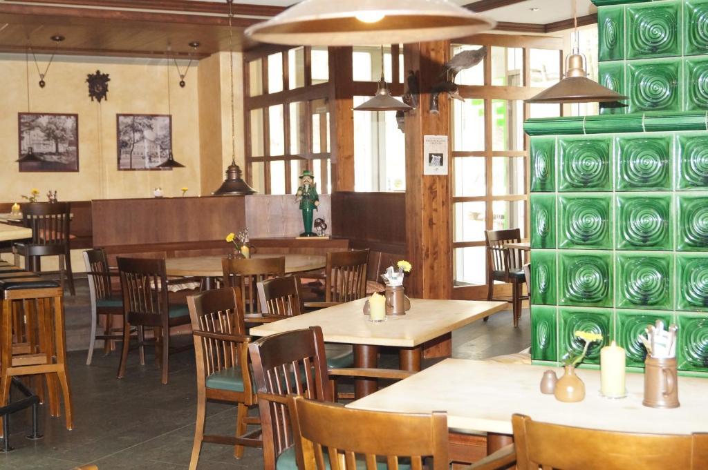 Hotel Forsthaus Gruena Betreiber Gmbh เคมนิตซ์ ภายนอก รูปภาพ
